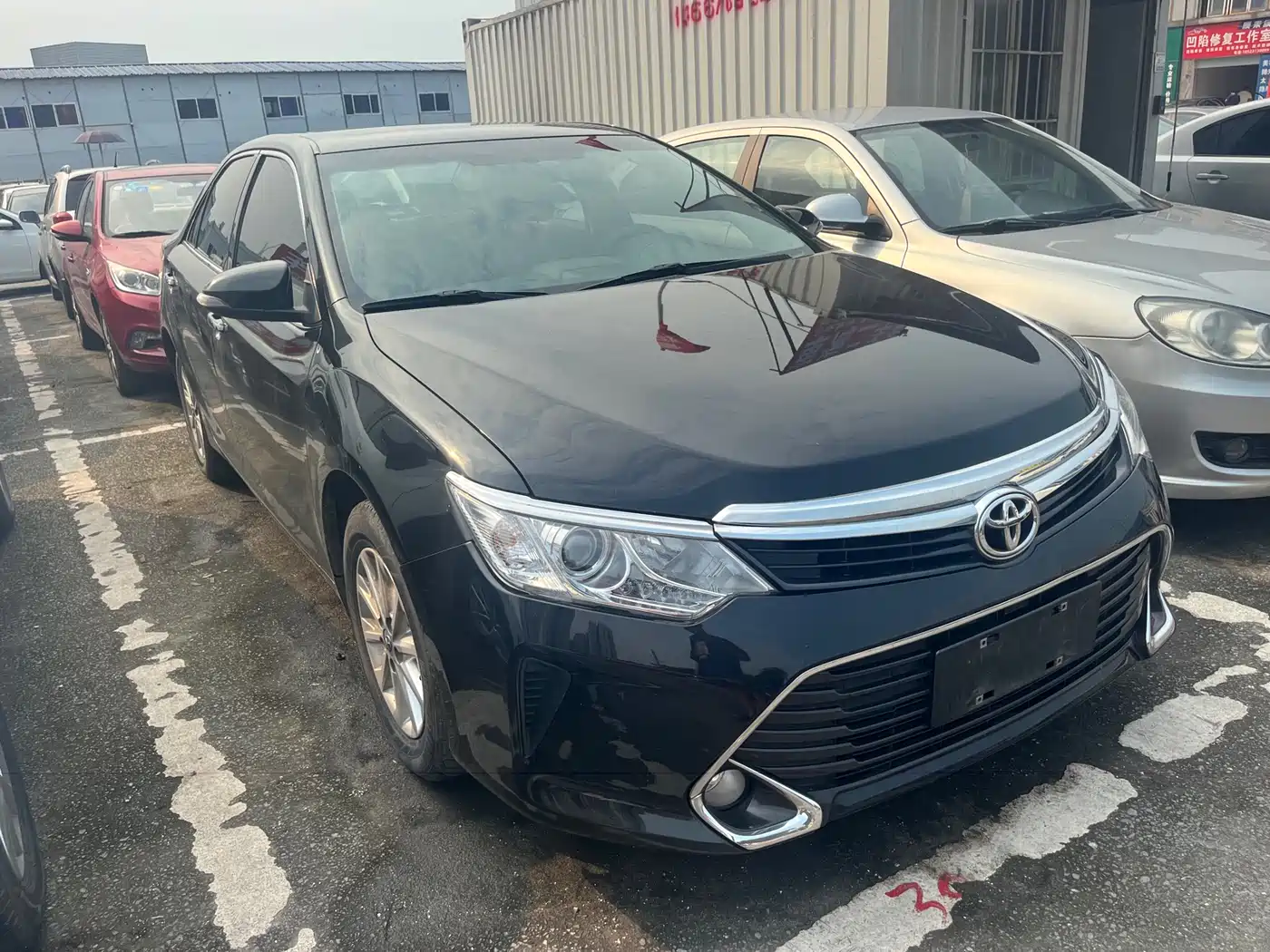 Toyota Camry 2016 2.0G 10th Anniversary Leading Edition фото 3