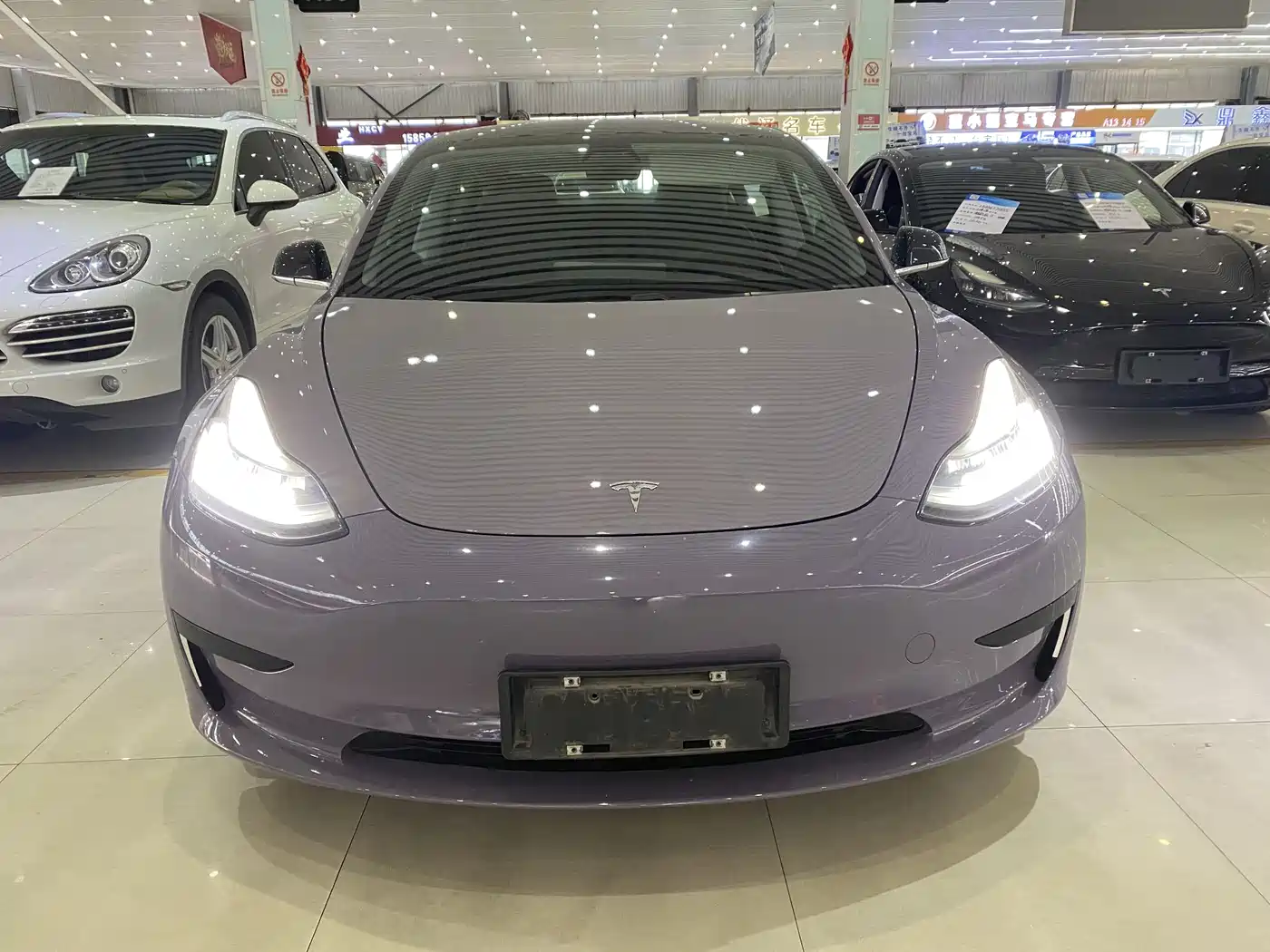TESLA MODEL 3