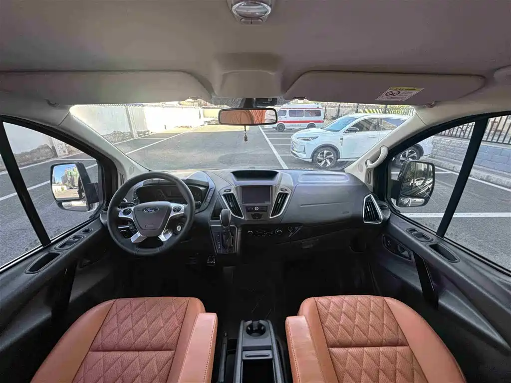 FORD TOURUIOU