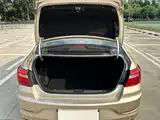 Фото 19 - Geely Vision