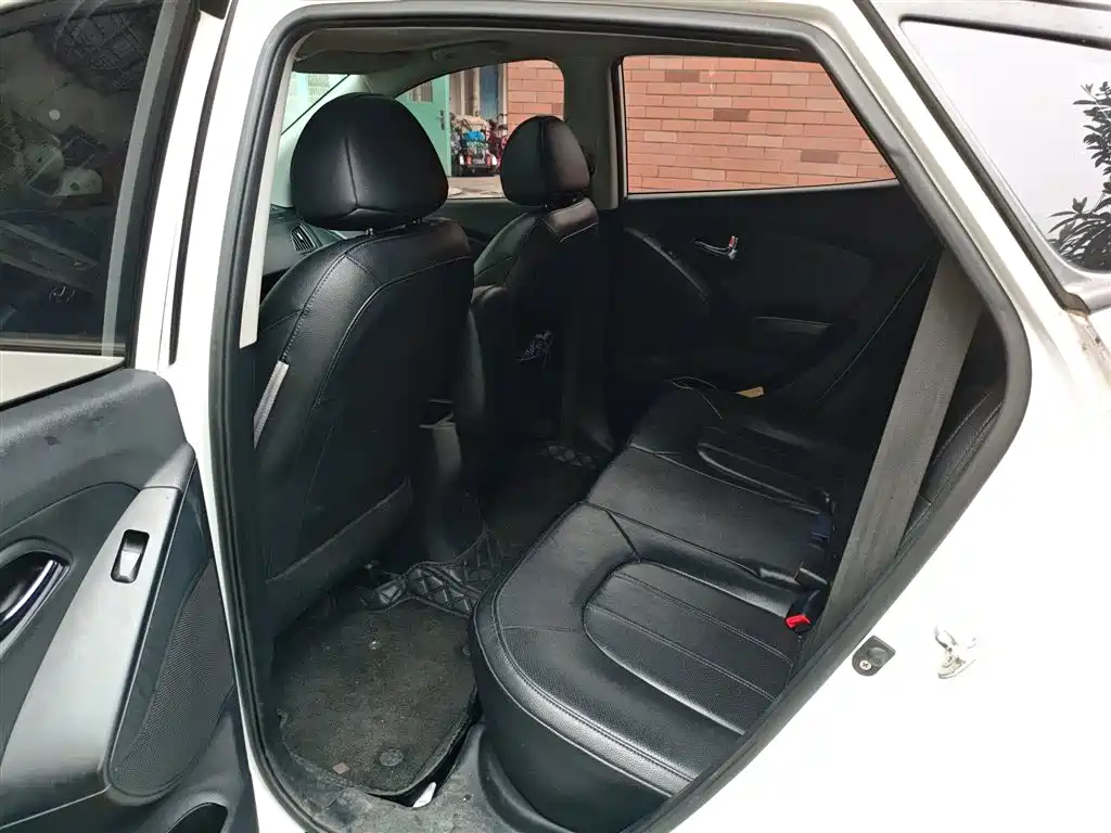 Hyundai Beijing Hyundai ix35 2015 2.0L Automatic 2WD Smart Type China IV фото 14