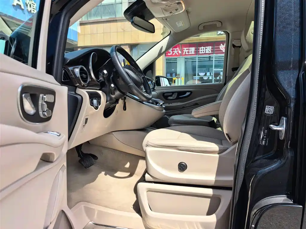Mercedes-Benz V-Class 2018 V 260 Navigator Edition China VI фото 7