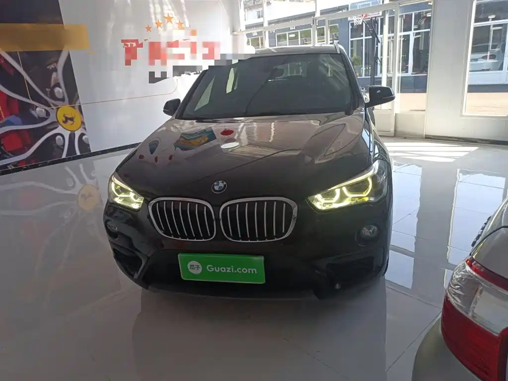 BMW X1 2016 sDrive18Li Premium Model фото 3