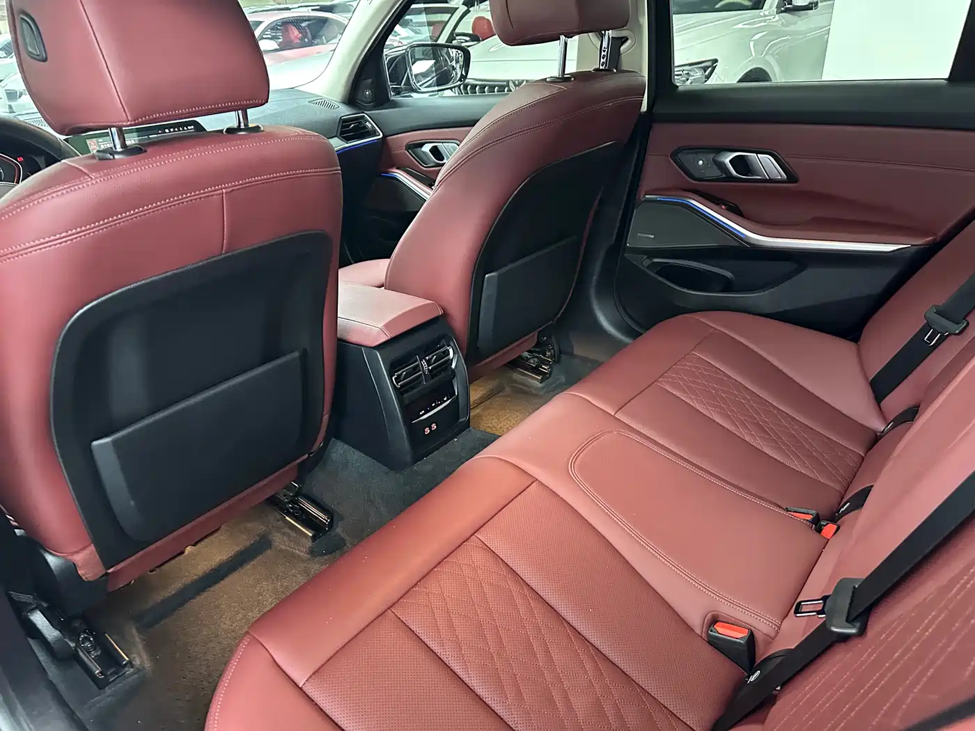 BMW 3 Series 2022 325i M Sport Shadow Edition фото 12