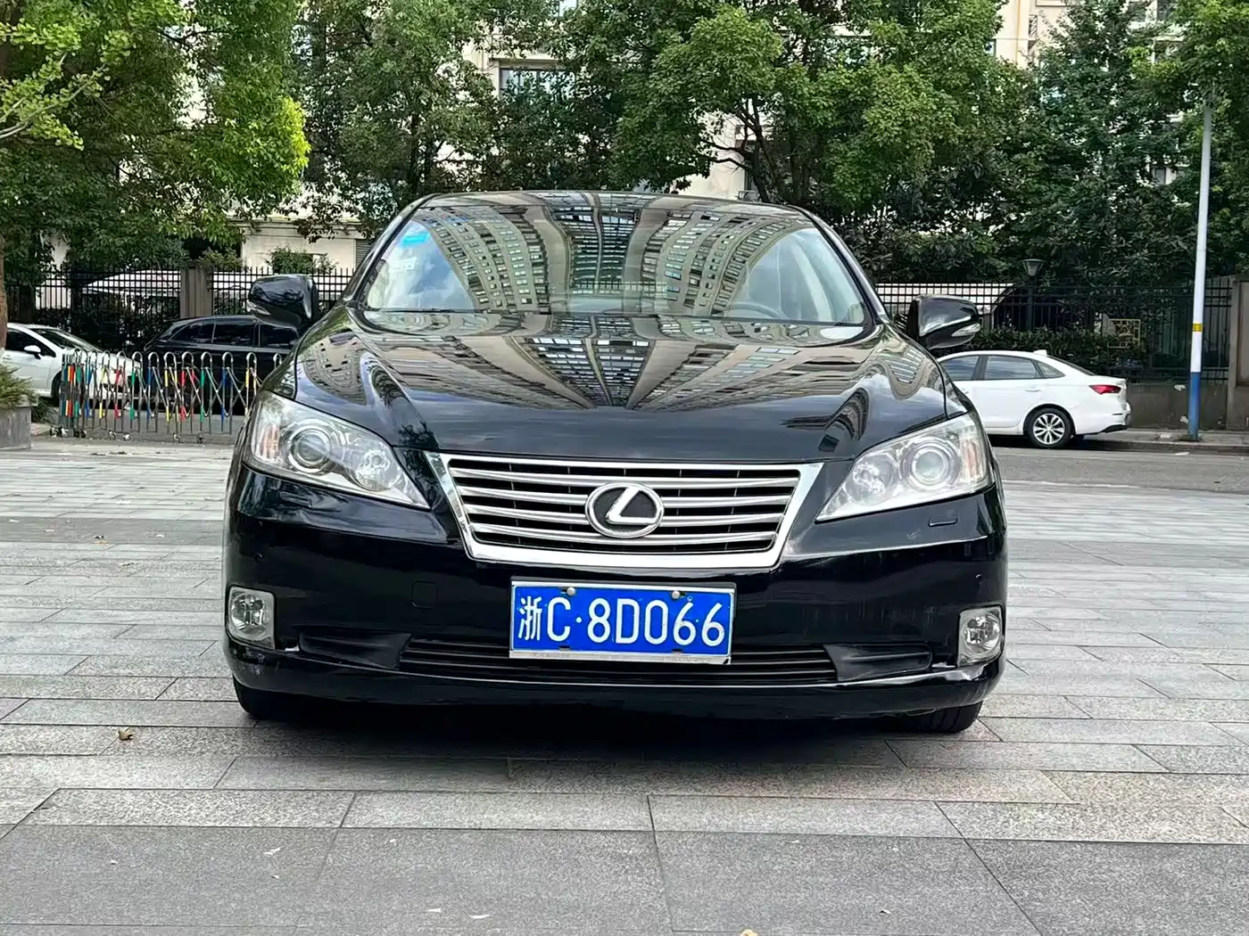 Фото 3 - Lexus ES