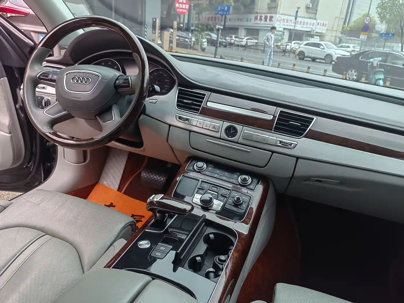 Audi A8 2011 A8L 3.0 TFSI quattro Premium (245kW) фото 17