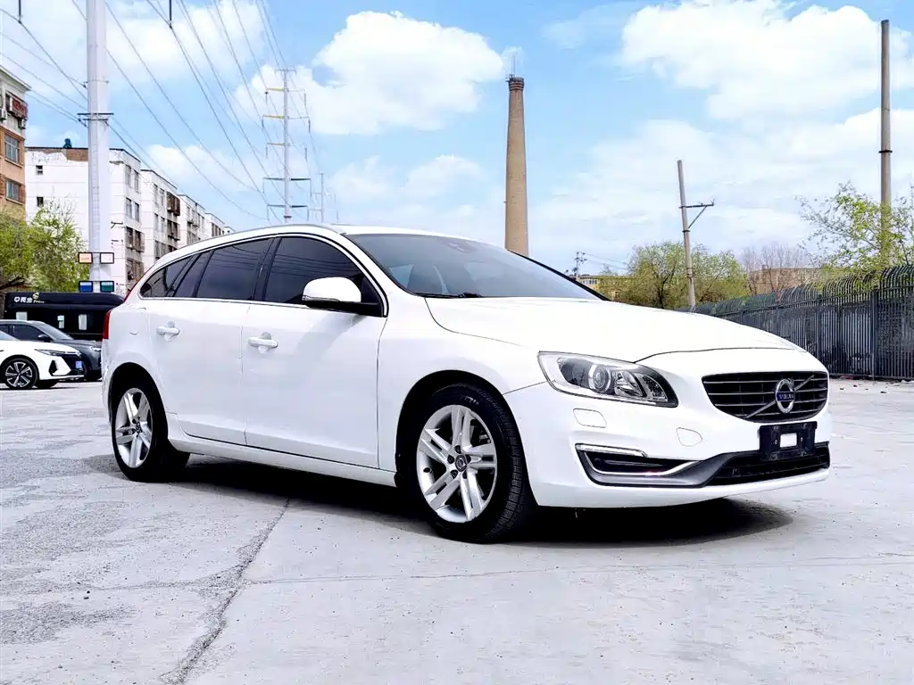 Фото 3 - Volvo V60
