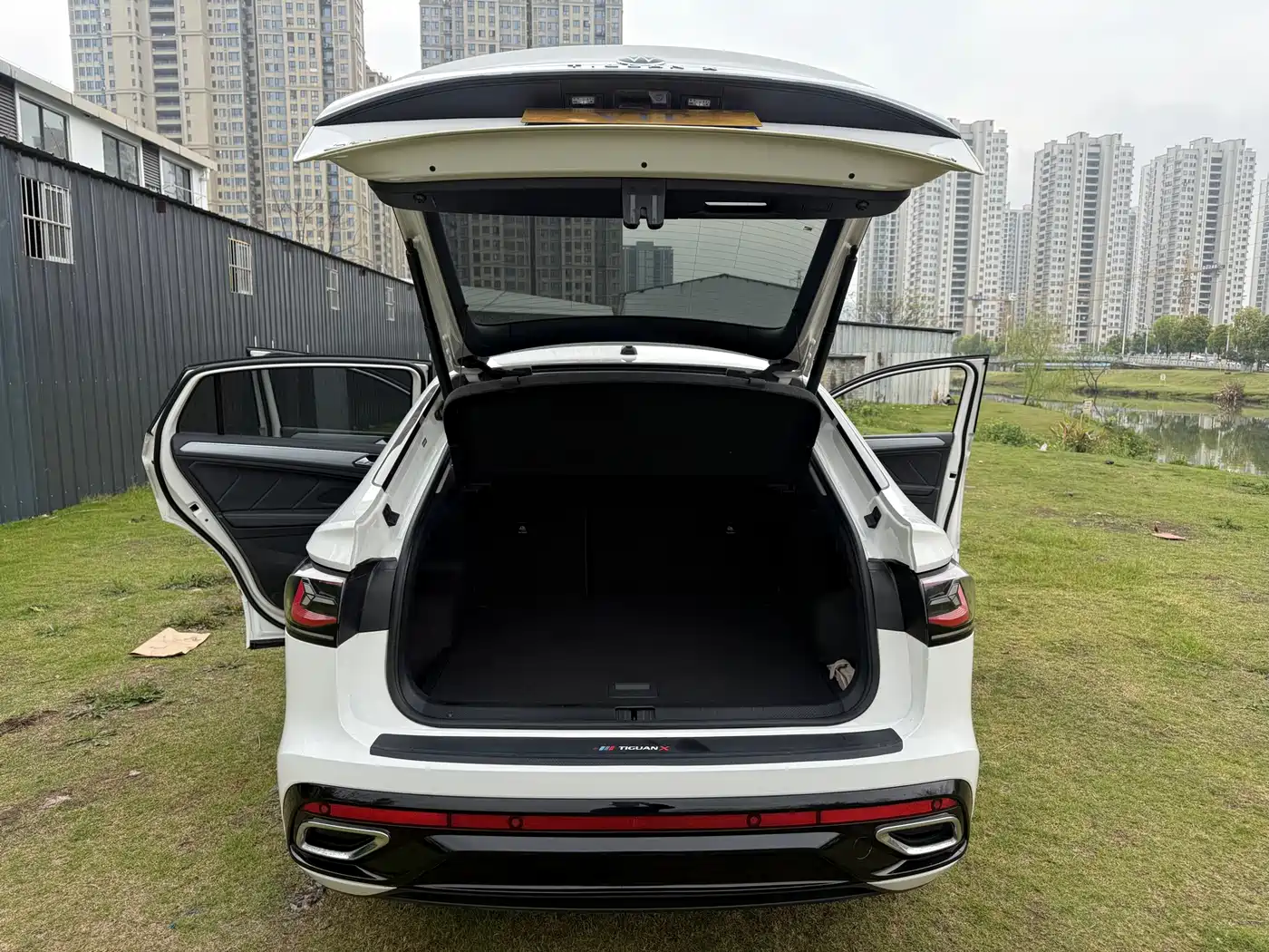 Volkswagen Tiguan X 2021 330TSI 2WD Flagship фото 18