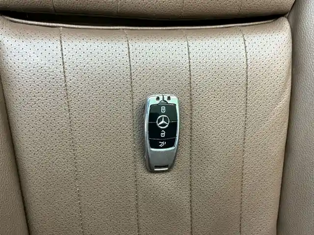 Mercedes-Benz E-Class 2022 Second Facelift E 300 L Fashion фото 14