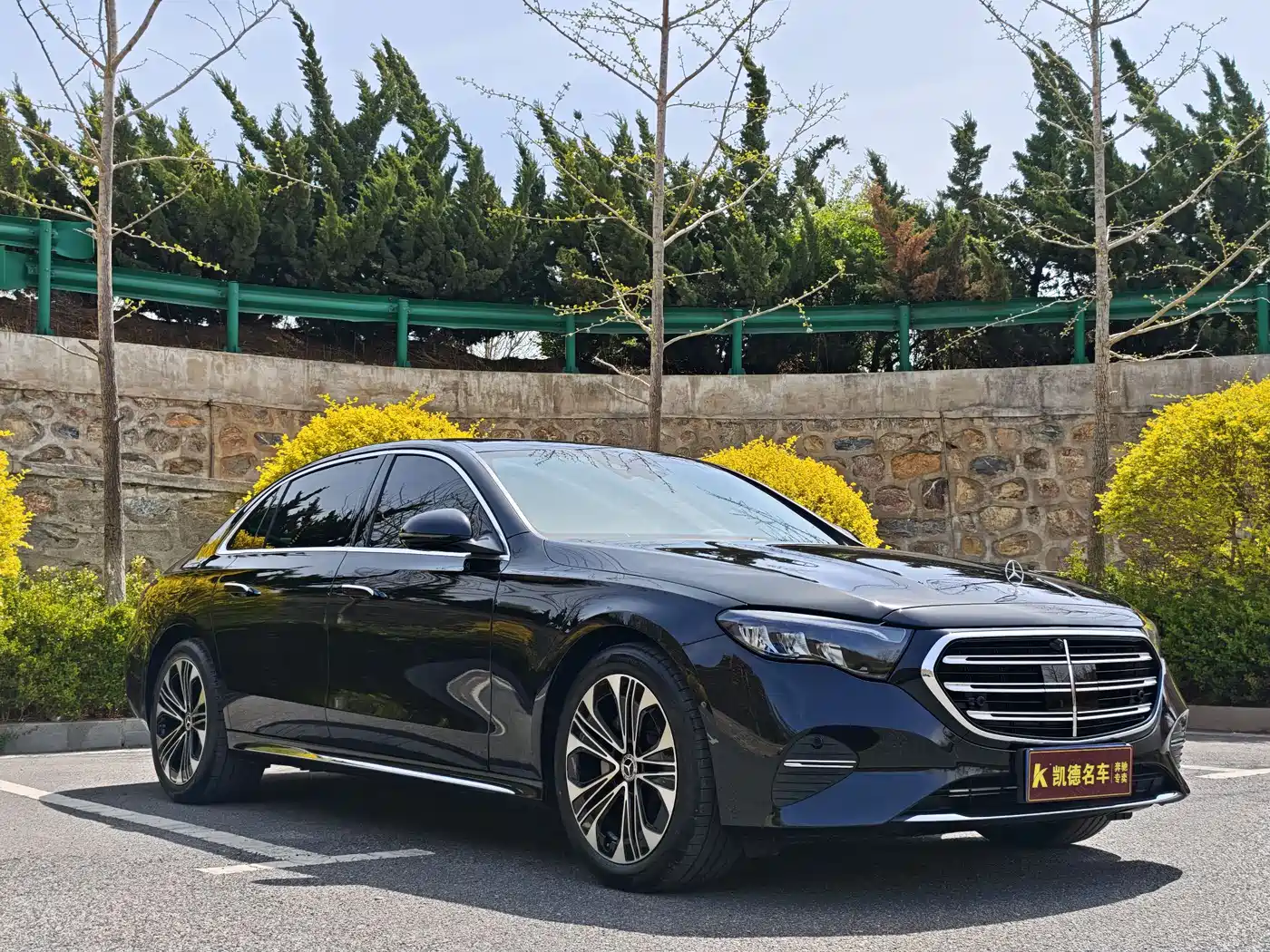 Mercedes-Benz E-Class фото 3