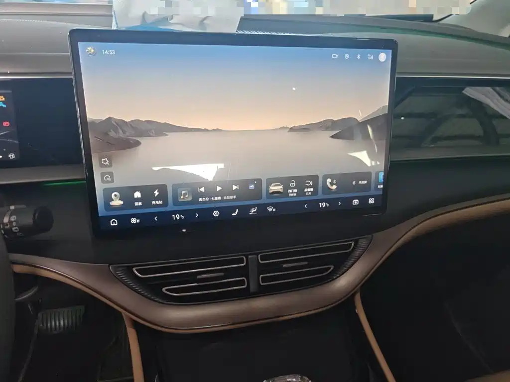 Denza D9 2023 2022 DM-i 970 AWD Flagship