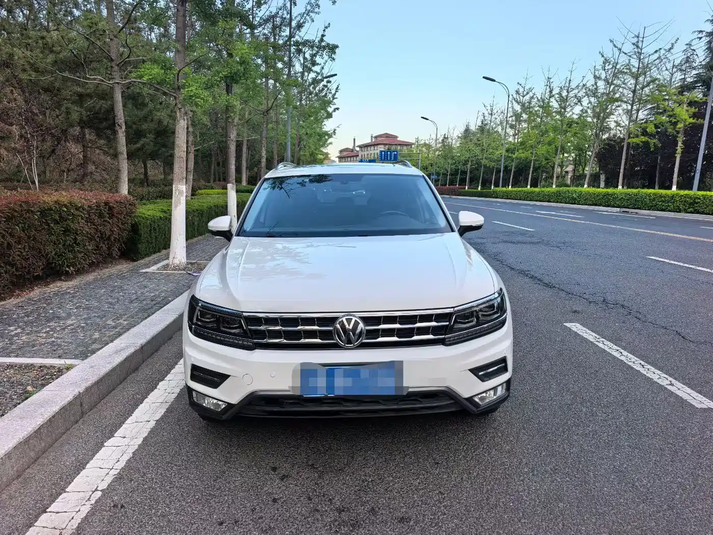 Volkswagen Tiguan L 2018 380TSI Automatic AWD Luxury Edition фото 2