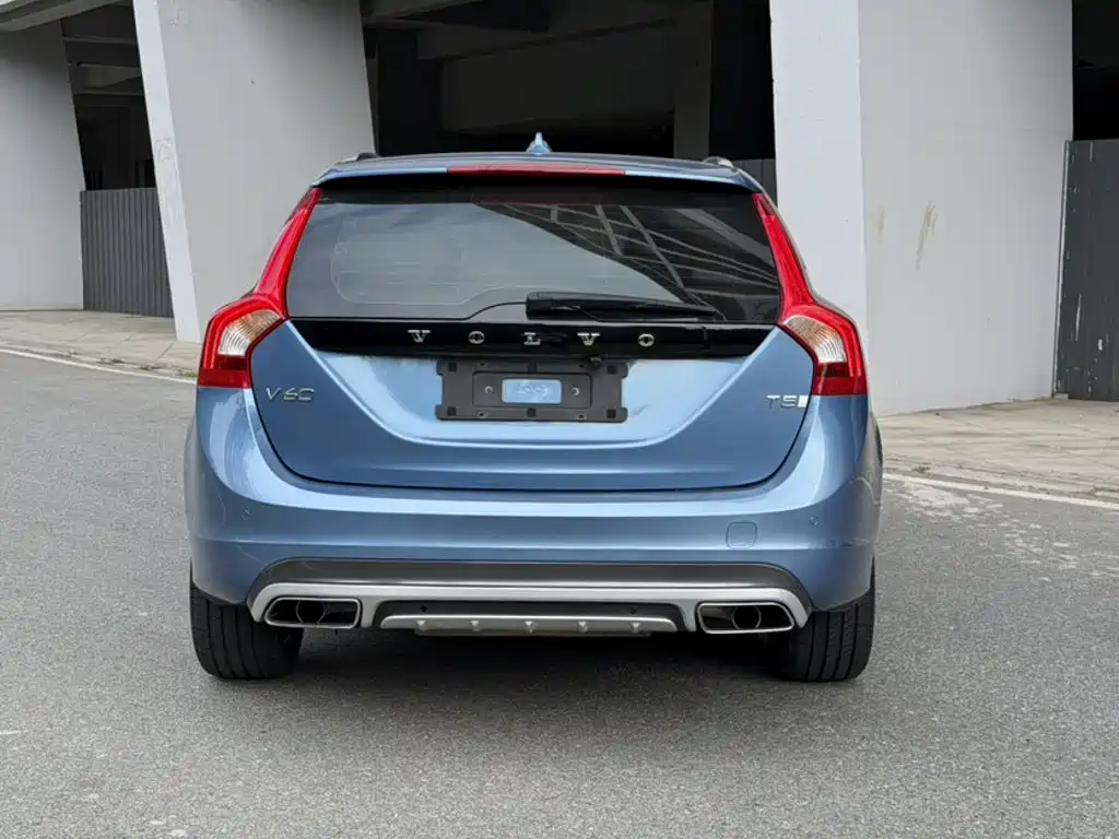 Фото 17 - Volvo V60