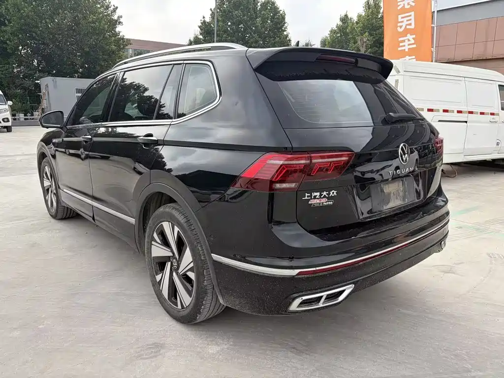 Фото 7 - Volkswagen Tiguan L