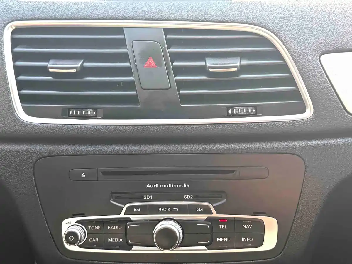 Photo 18 - Audi Q3