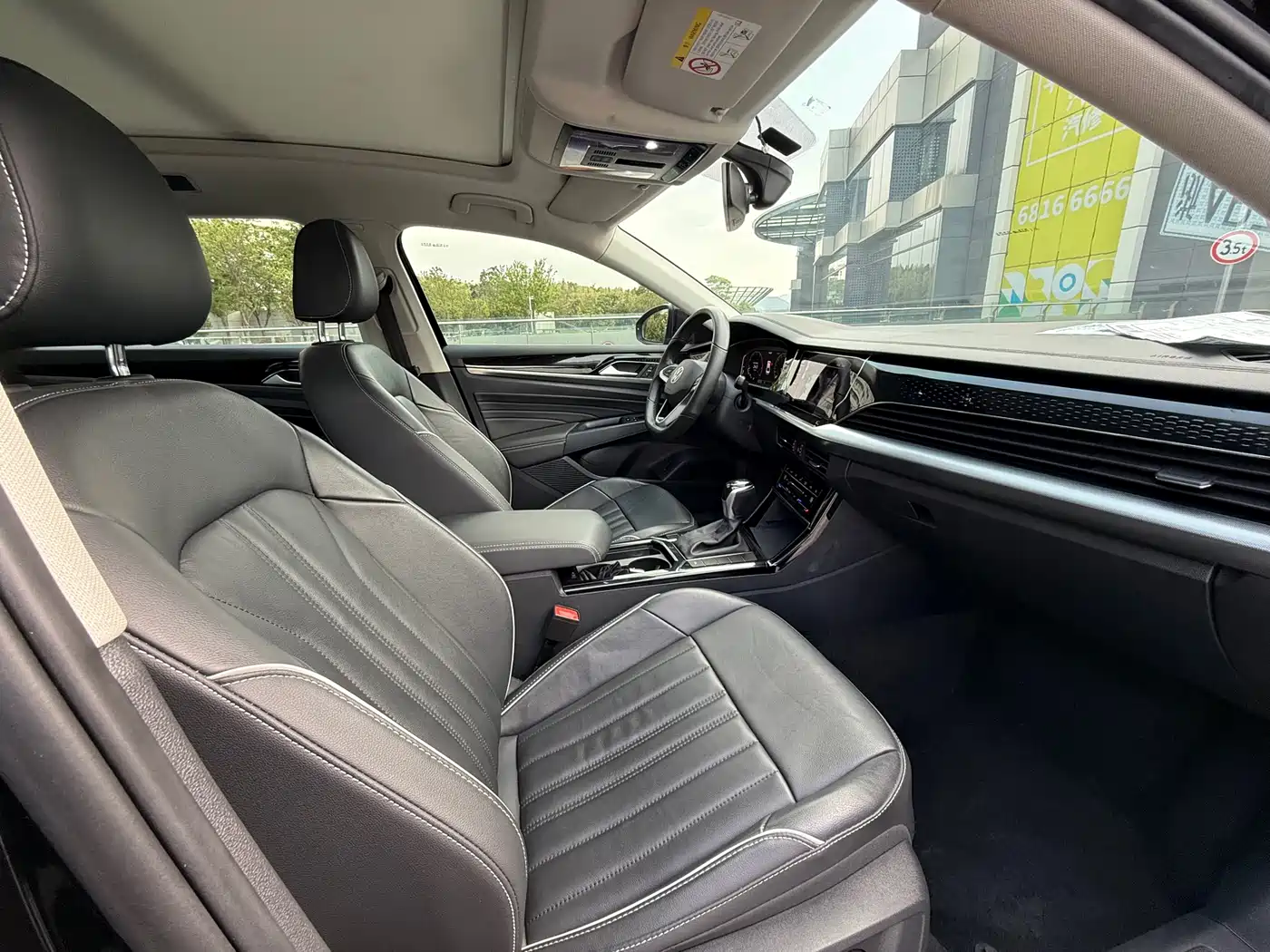 Volkswagen Passat 2022 330TSI Elite Edition фото 18