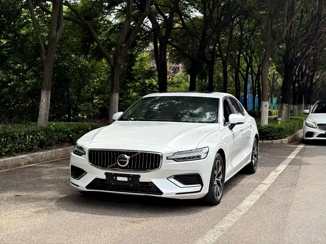 Volvo Volvo S60 2023 B5 Smart Elegance Sport Edition