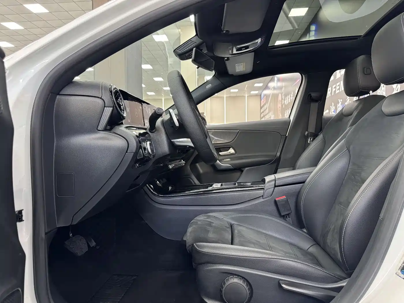 Mercedes-Benz A-Class 2020 A 180 L Sport Sedan фото 7