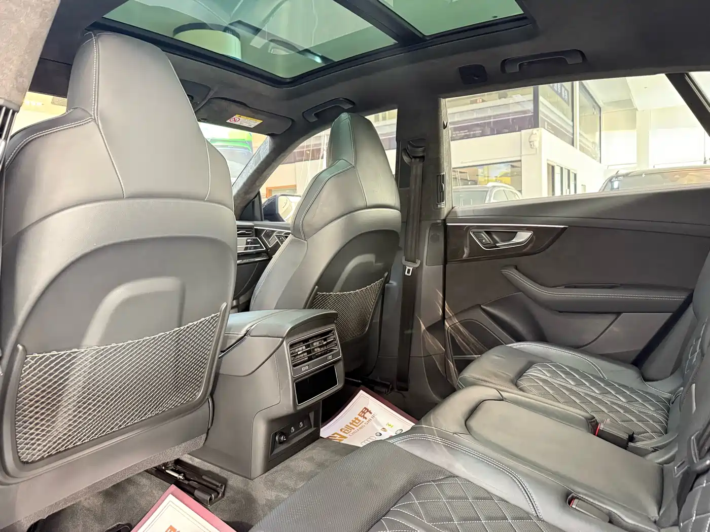 Audi Q8 2022 55 TFSI Exclusive Dynamic фото 10