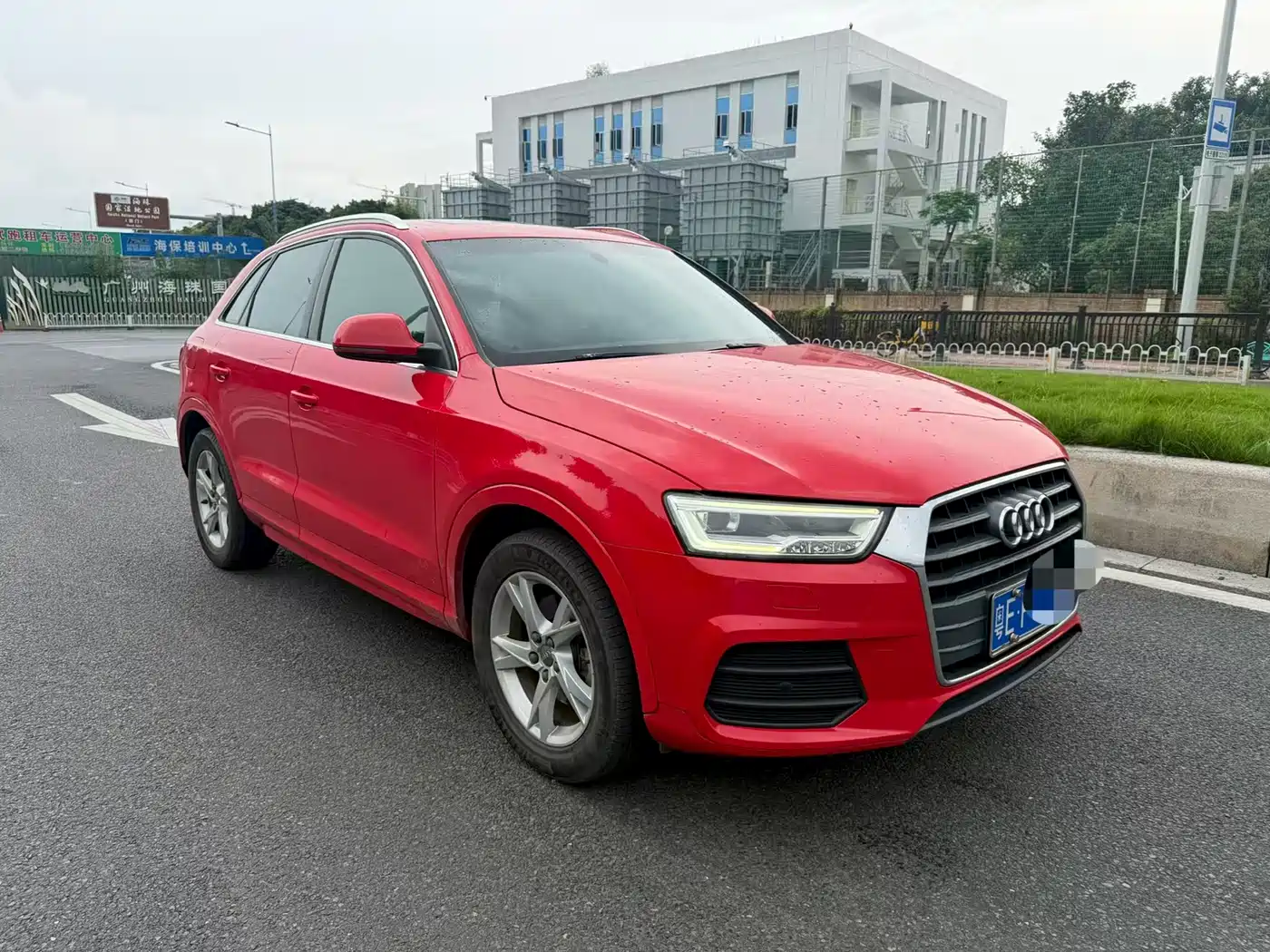 Photo 3 - Audi Q3