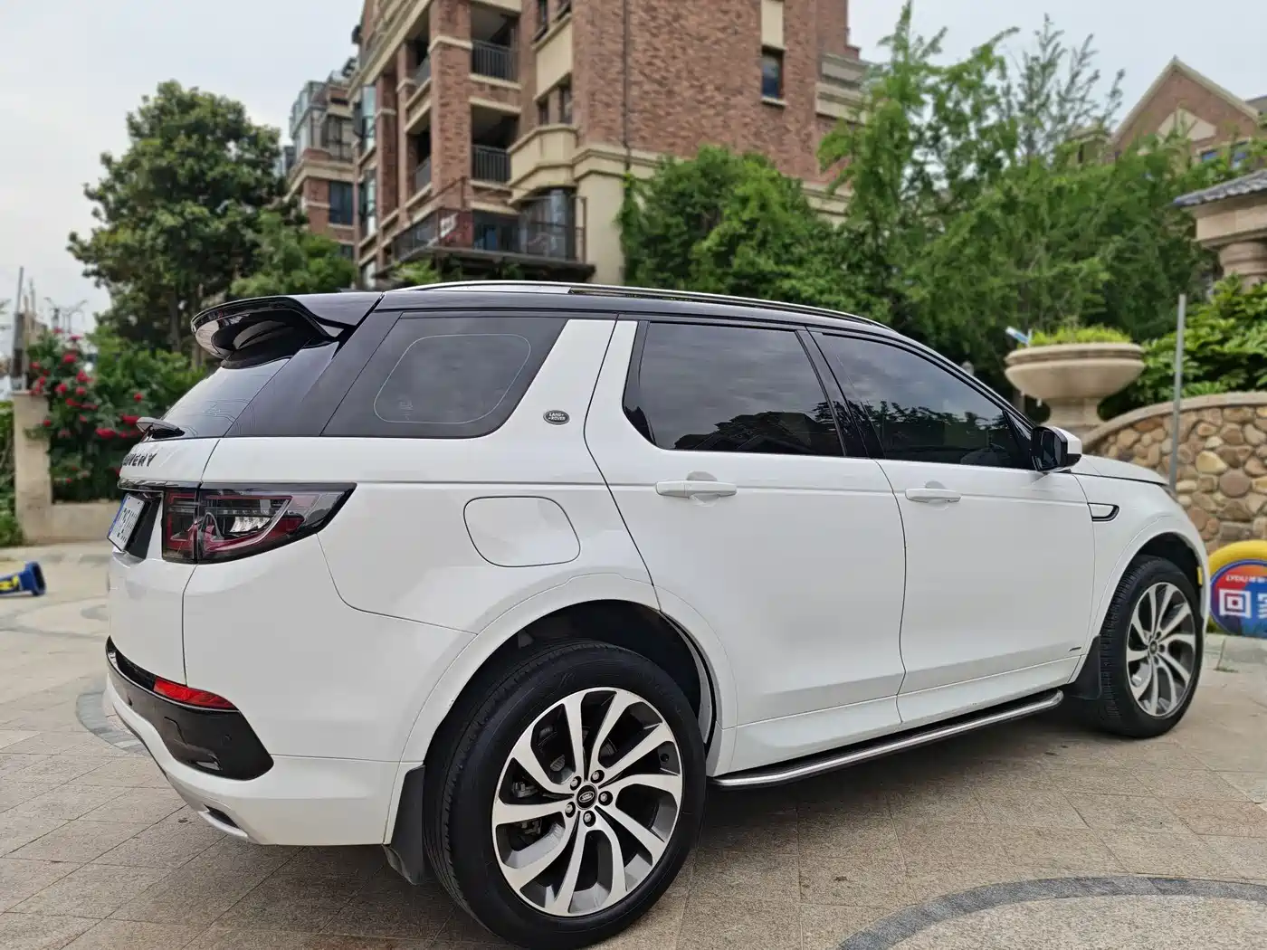 Land Rover Discovery Sport 2021 249PS R-Dynamic SE Performance Technology Edition 5-seater фото 9