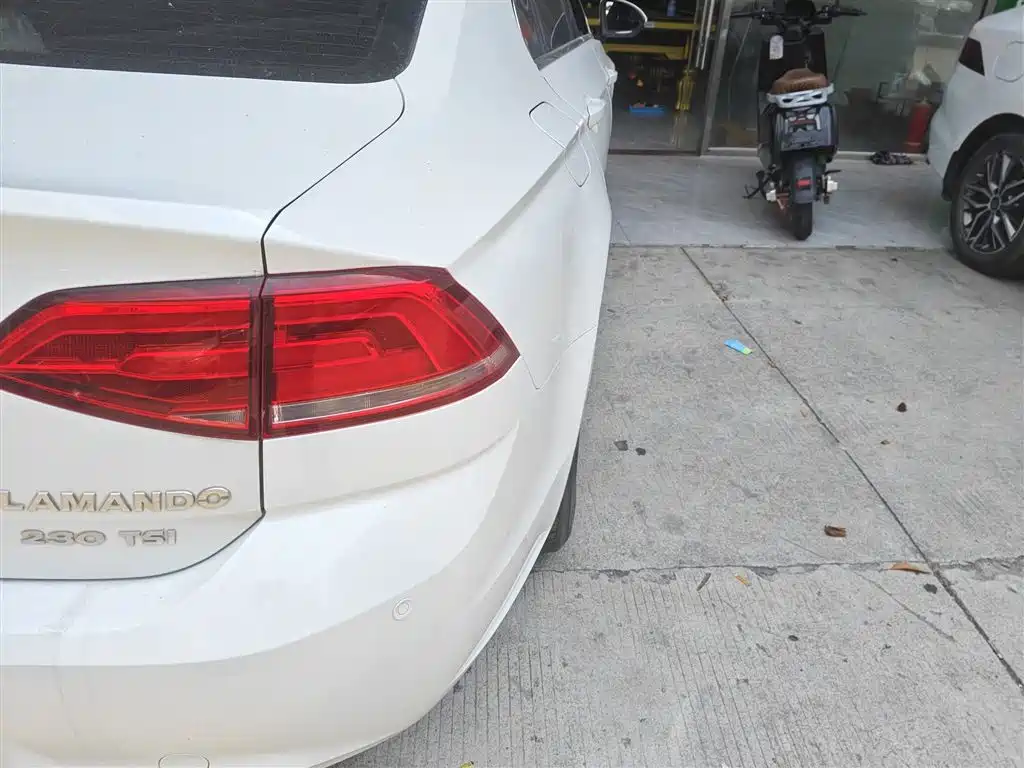 Volkswagen Lamando 2015 230TSI DSG Style фото 8