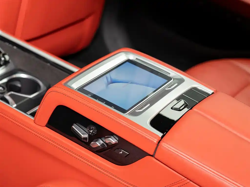 BMW 7 Series 2018 M760Li xDrive фото 13