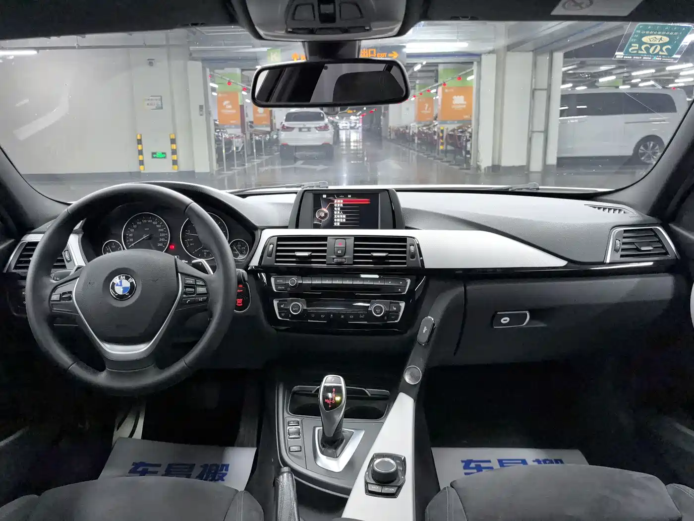 BMW 3 Series 2017 320i M Sport фото 8
