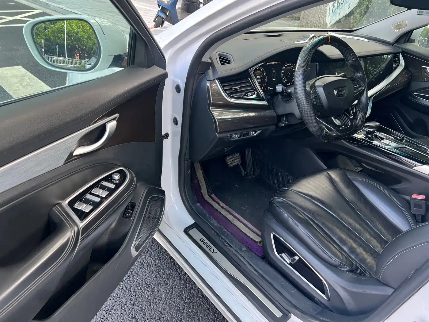 Фото 8 - Geely Borui