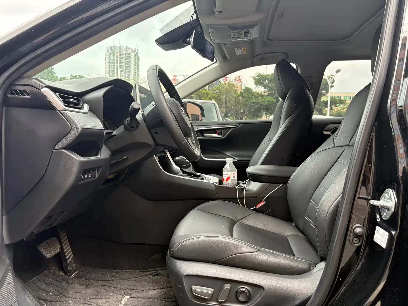 Toyota Wildlander 2022 2.0L CVT FWD Luxury PLUS Edition фото 7