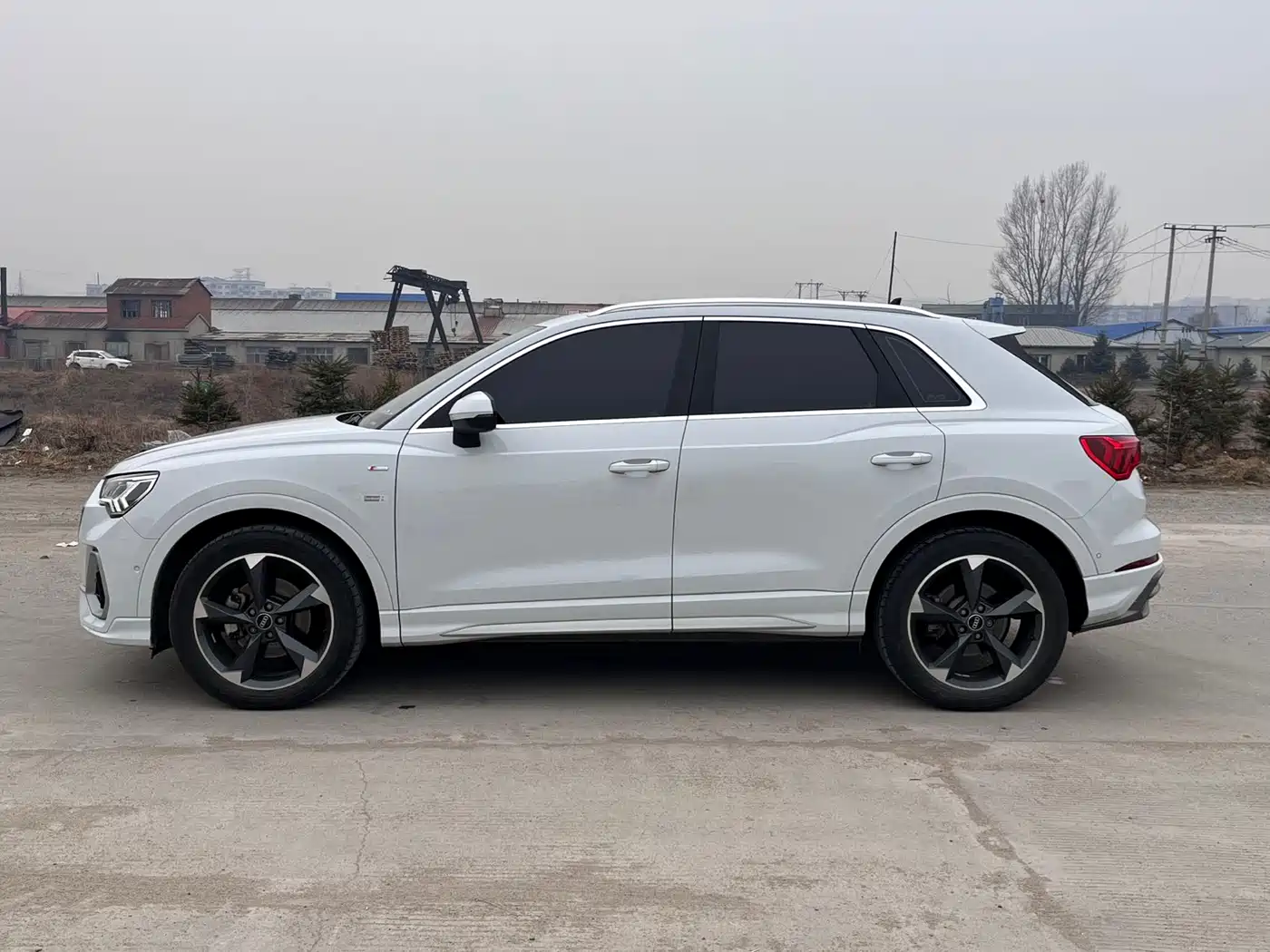 AUDI Q3
