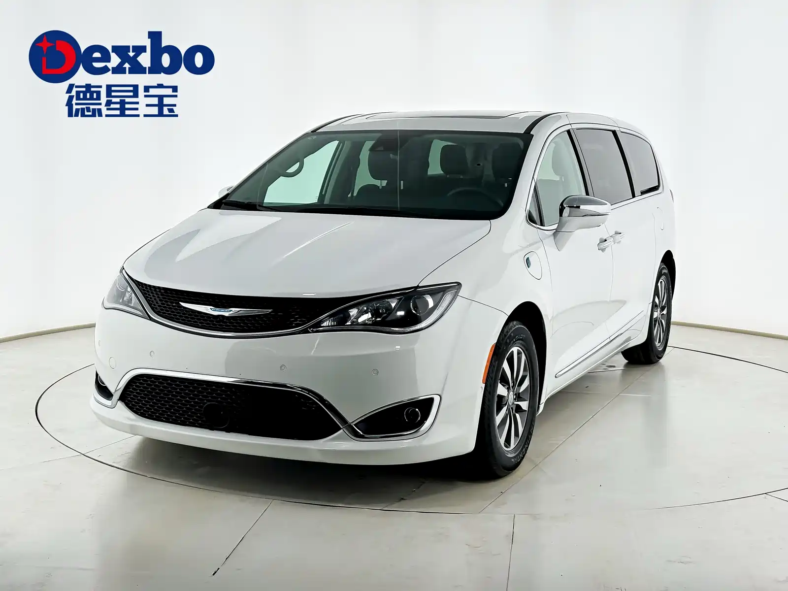 Фото 1 - Chrysler Pacifica PHEV