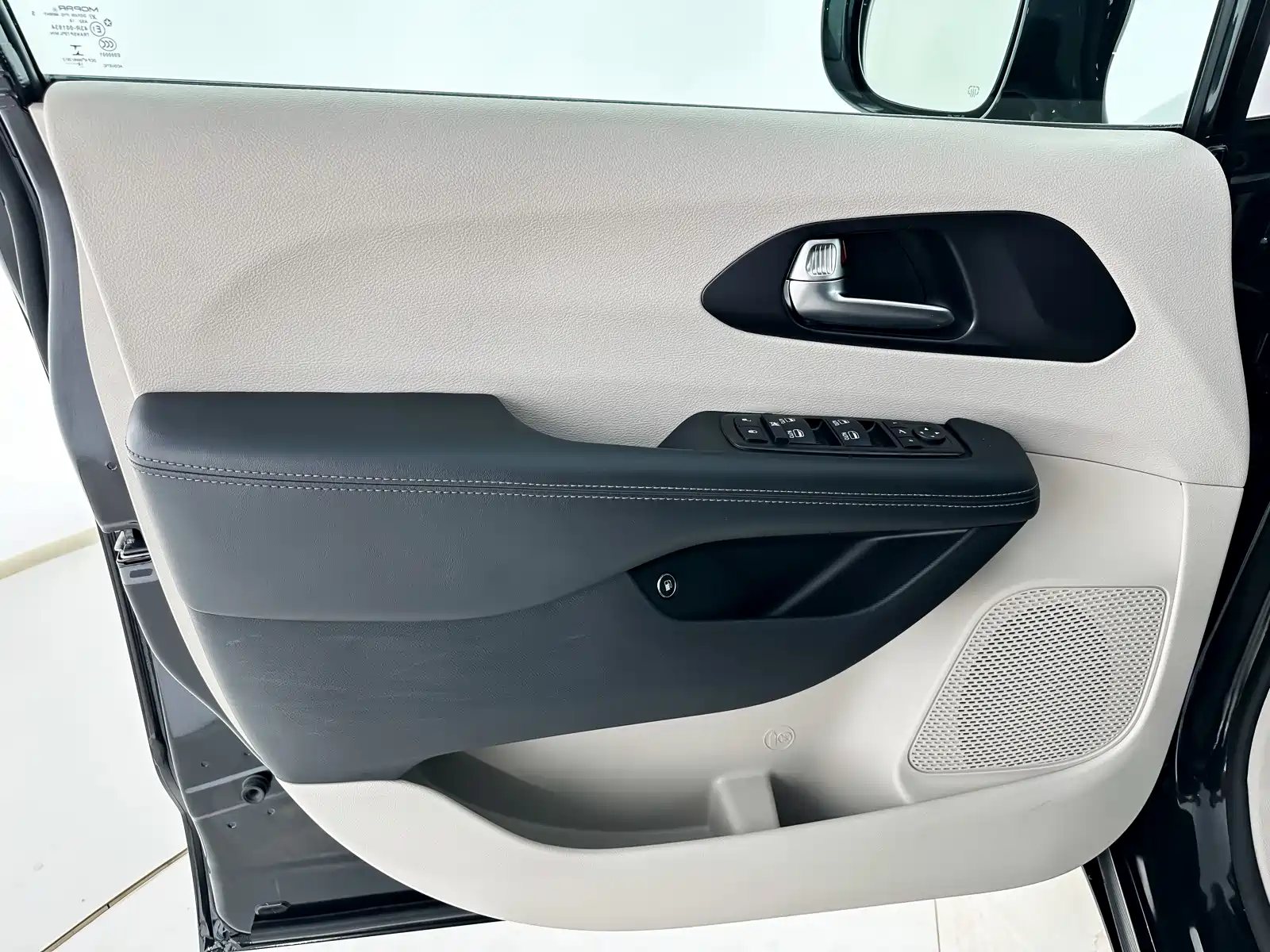 Фото 7 - Chrysler Pacifica PHEV
