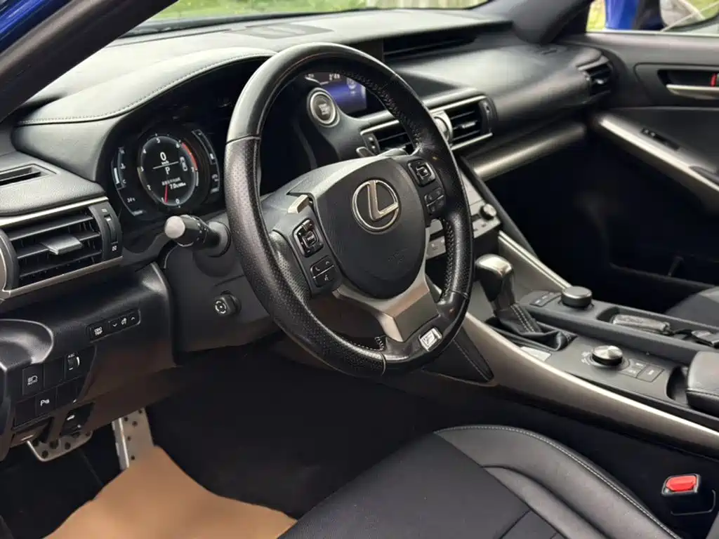 Lexus IS 2018 2017 300 F SPORT