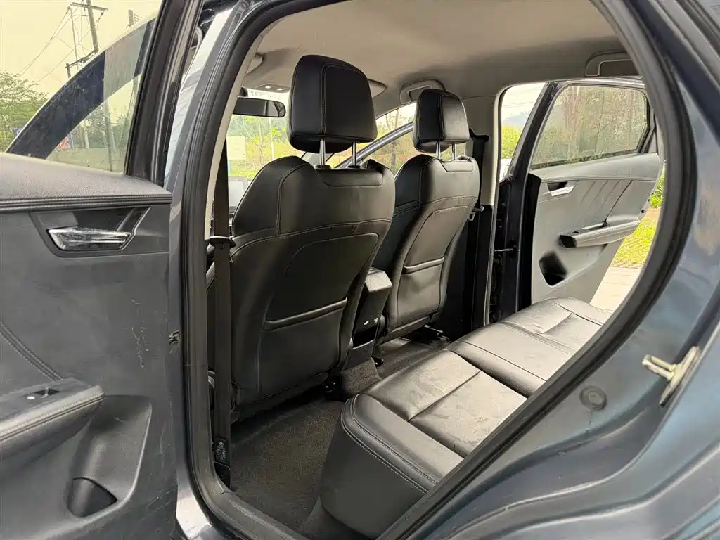 BYD E2