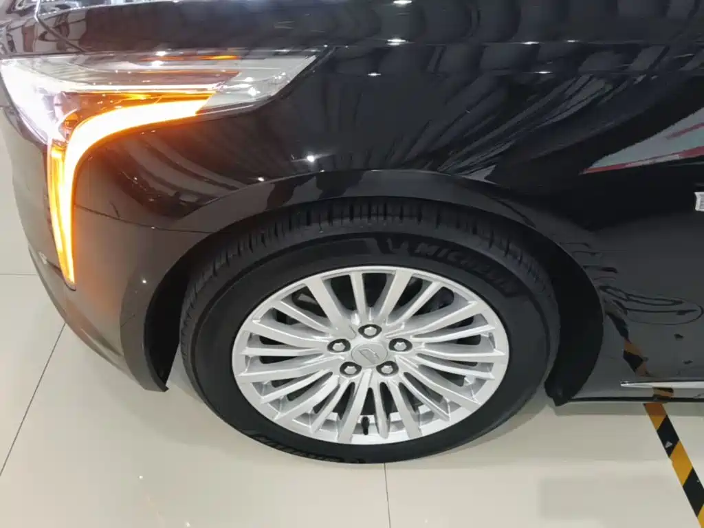 Фото 23 - Cadillac CT6