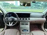 Photo 12 - Mercedes-Benz E-Class