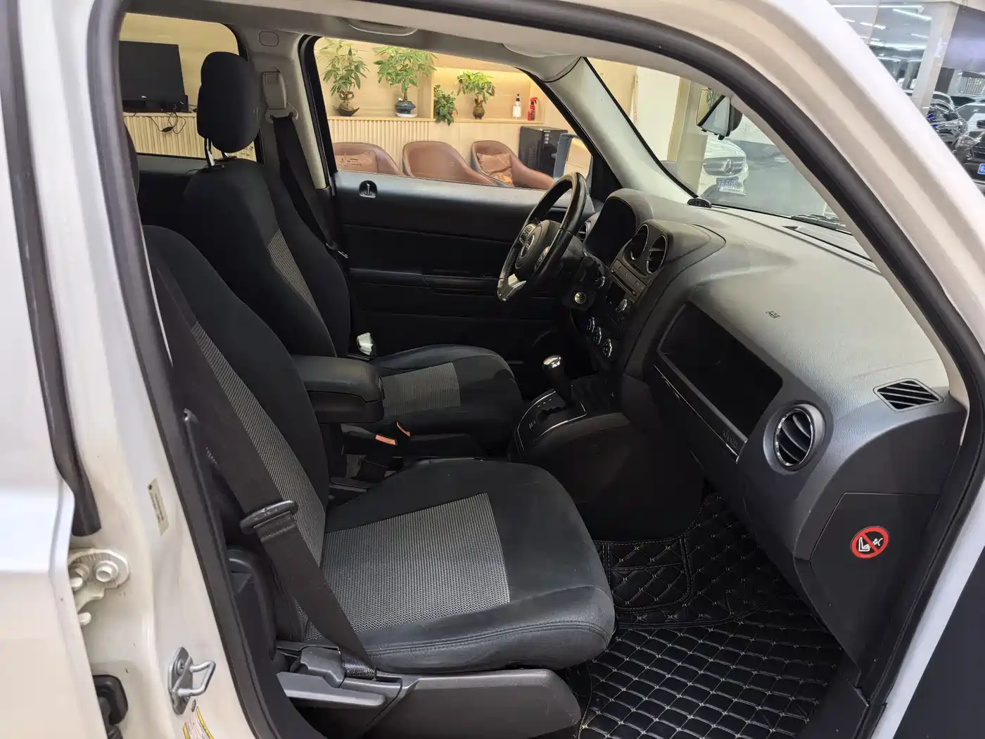 Jeep Patriot 2015 2014 2.4L Sport