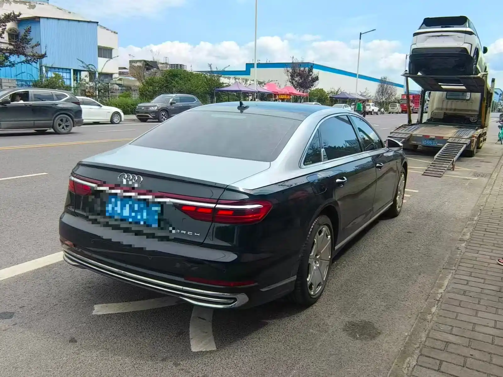 Photo 7 - Audi A8