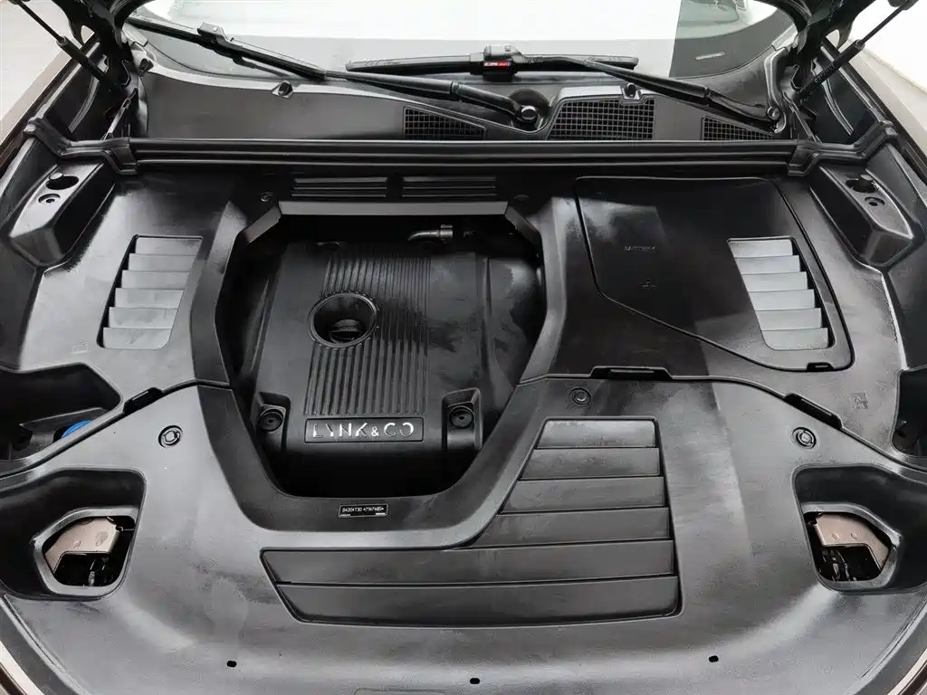 Lynk & Co 01 2017 2.0T 2WD Pro Version фото 6
