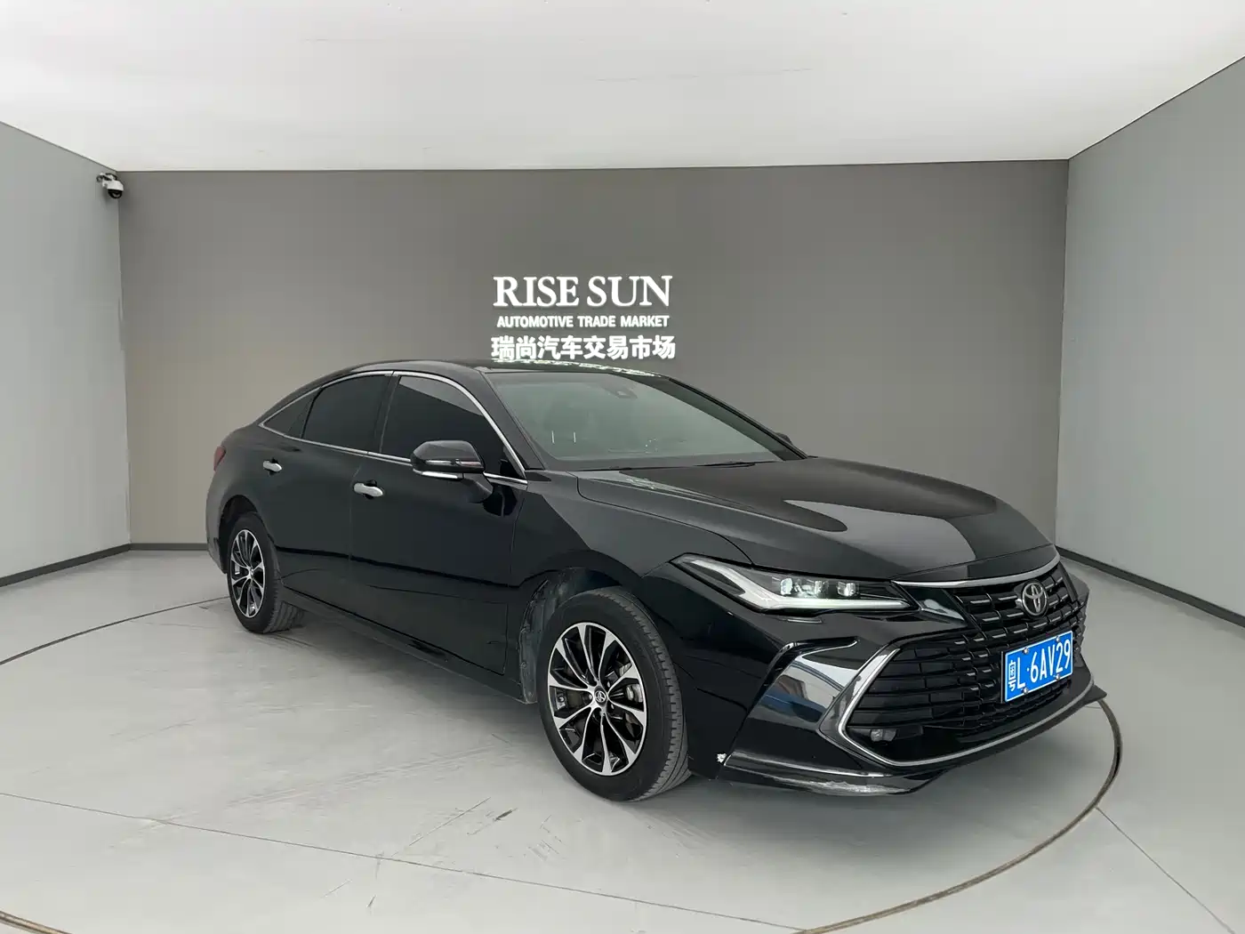 Toyota Avalon 2024 2.0L Luxury Edition фото 3