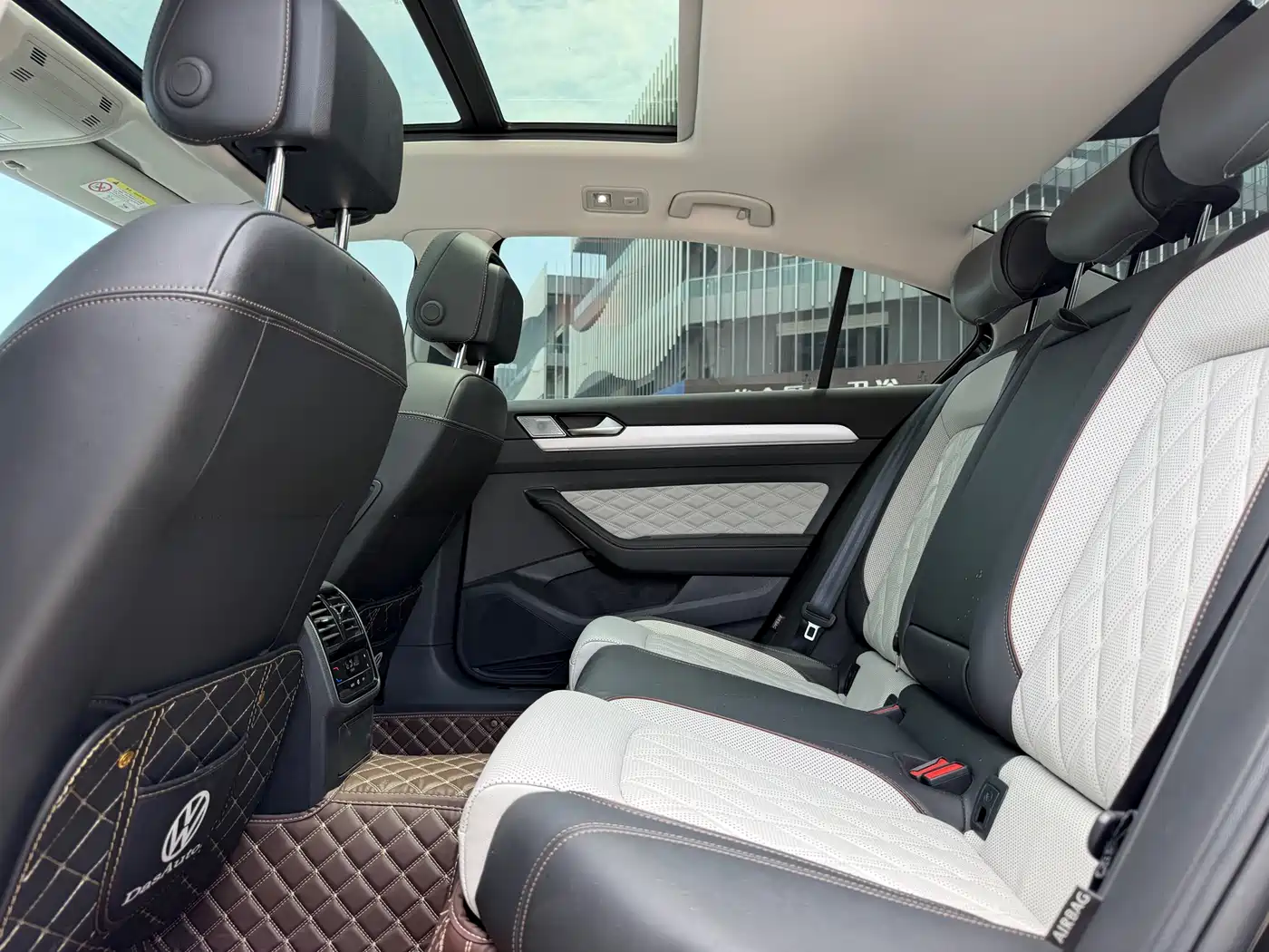 Volkswagen Magotan 2025 Popular Edition 330TSI DSG Luxury фото 14