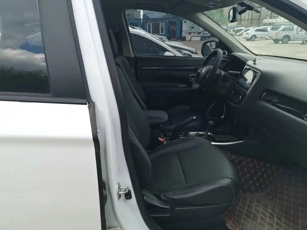 Mitsubishi Outlander 2017 2017 2.0L 2WD Glory 5-seater