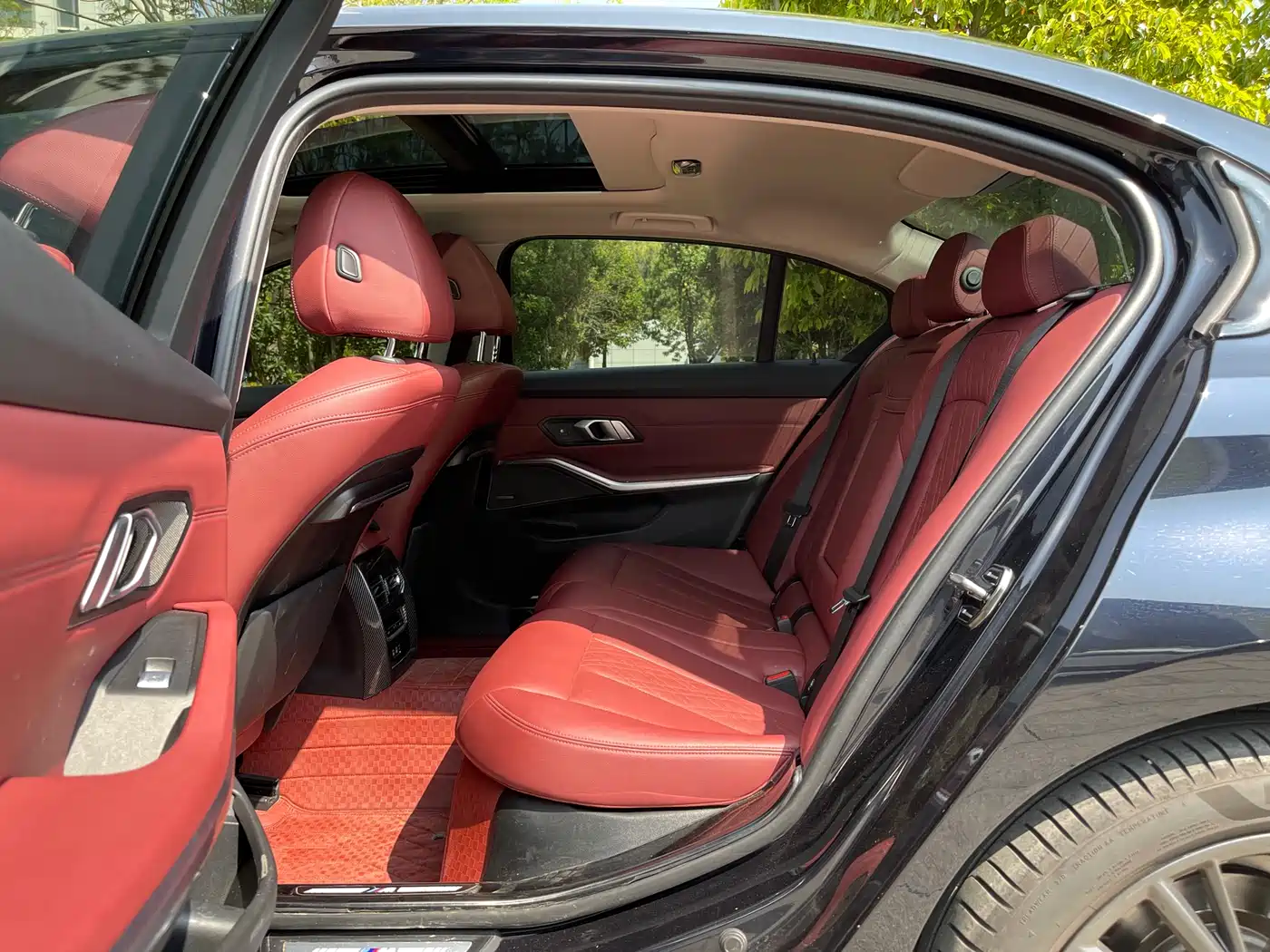 BMW 3 Series 2022 325Li M Sport Shadow Edition фото 9