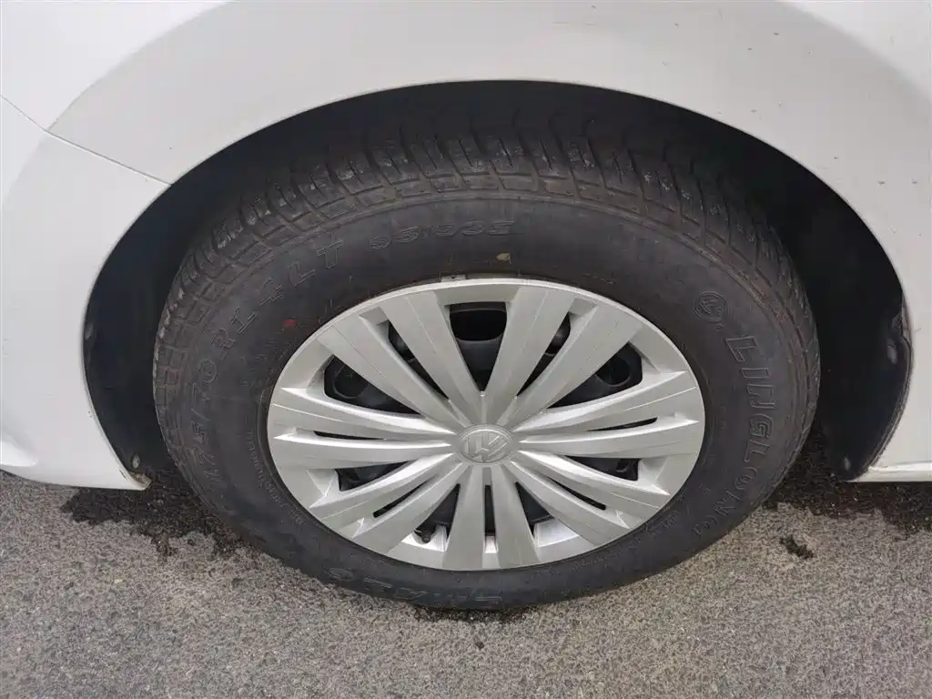 Volkswagen Santana 2016 1.6L Manual Trend Edition фото 16