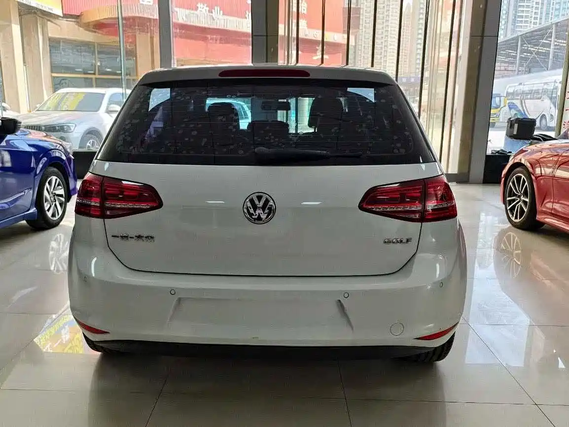 Volkswagen Golf 2016 1.6L Automatic Comfort фото 5
