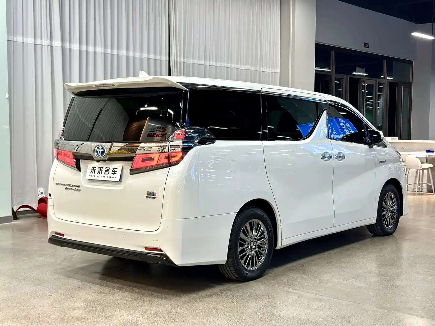 Toyota Vellfire 2021 Crown Hybrid 2.5L HV Premium Edition фото 15