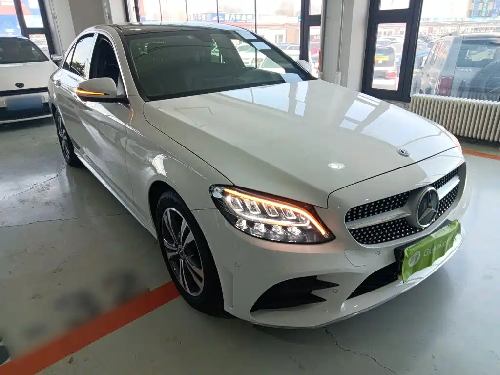 Фото 22 - Mercedes-Benz C-Class