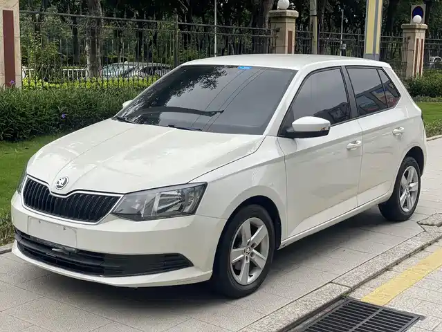 Škoda Fabia 2017 1.4L Auto Car Enjoy Edition