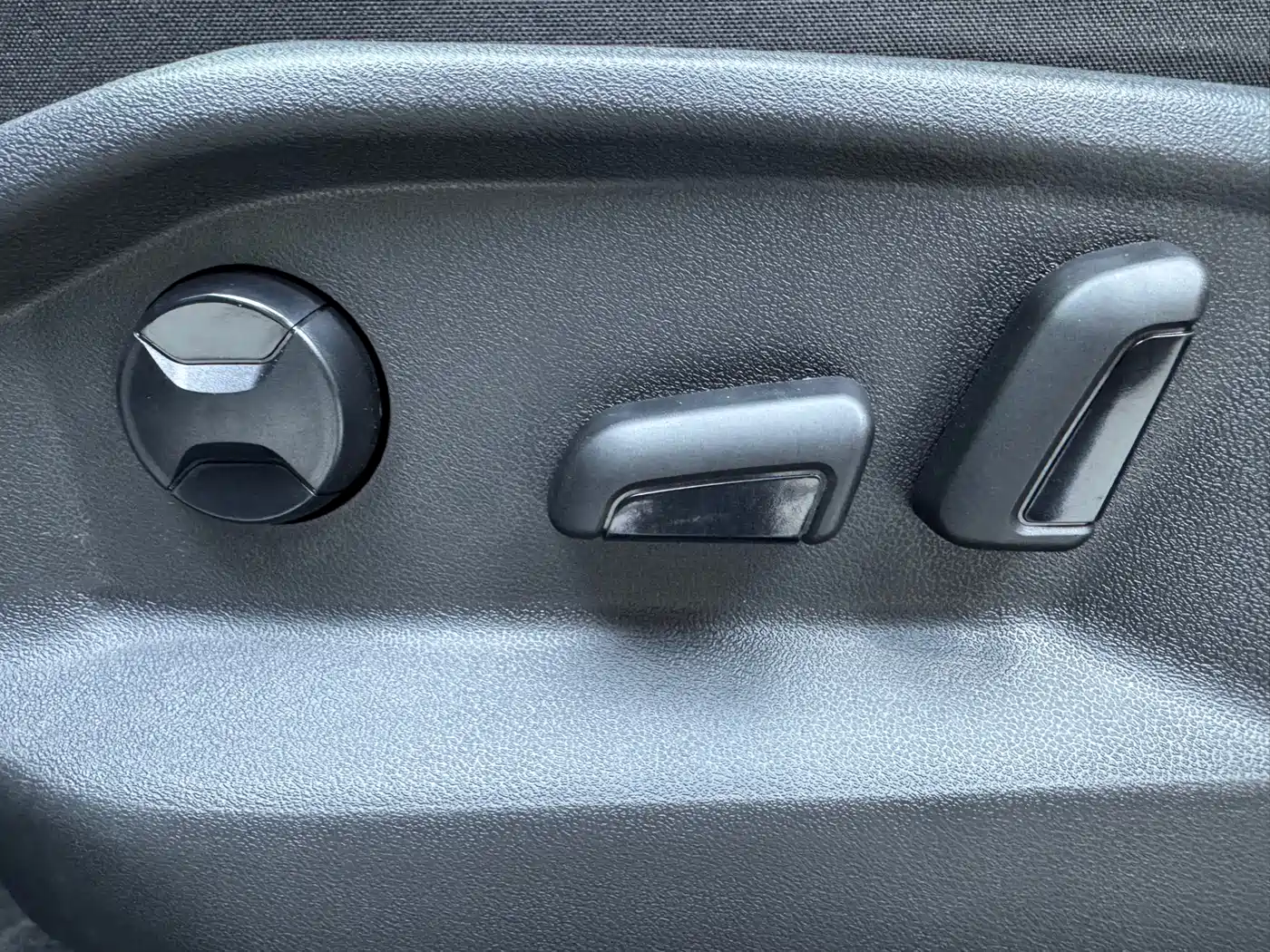 VOLKSWAGEN T ROC EXPLORING SONGS